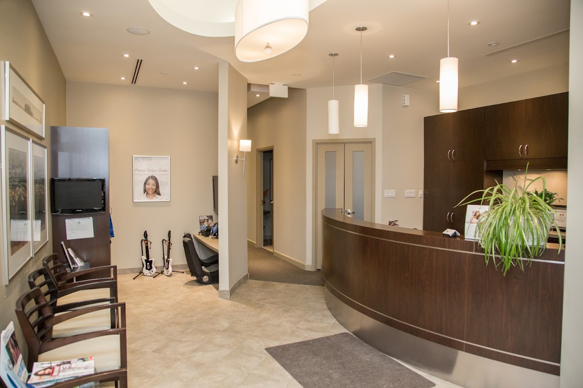 Olde Oakville Dental- Invisalign & Sleep Apnea Dentist dental clinic in Oakville - Photo 2