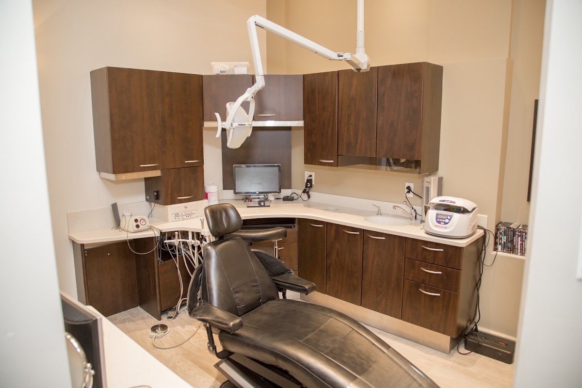 Olde Oakville Dental- Invisalign & Sleep Apnea Dentist dental clinic in Oakville - Photo 3