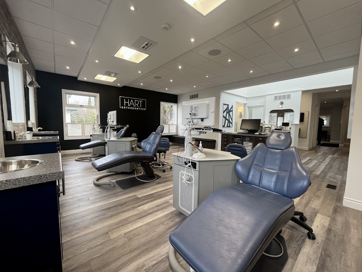 Hart Orthodontics dental clinic in Oakville - Photo 3