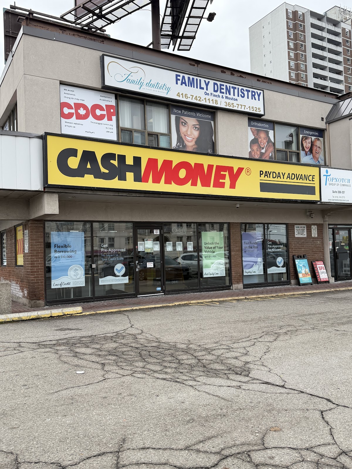 Walk In Family Dentistry dental clinic in North York - Photo 3