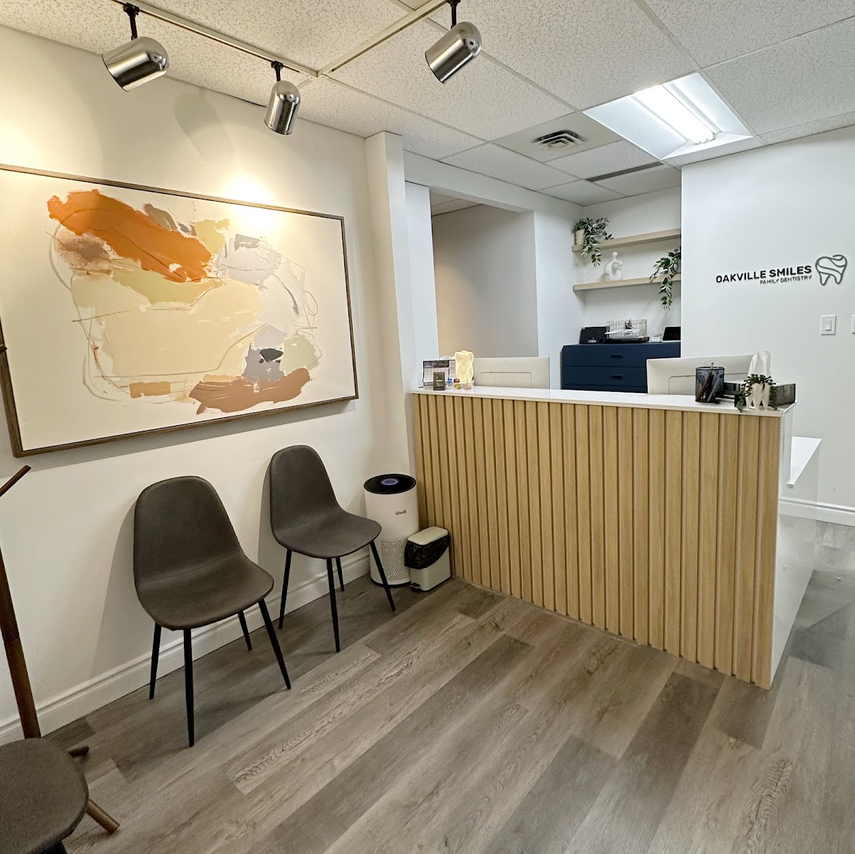 Oakville Smiles Family Dentistry dental clinic in Oakville - Photo 1