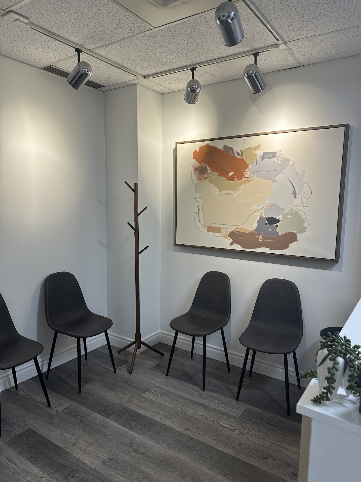 Oakville Smiles Family Dentistry dental clinic in Oakville - Photo 4