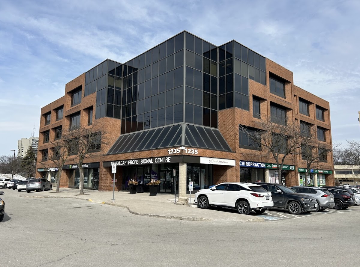 Oakville Smiles Family Dentistry dental clinic in Oakville - Photo 5