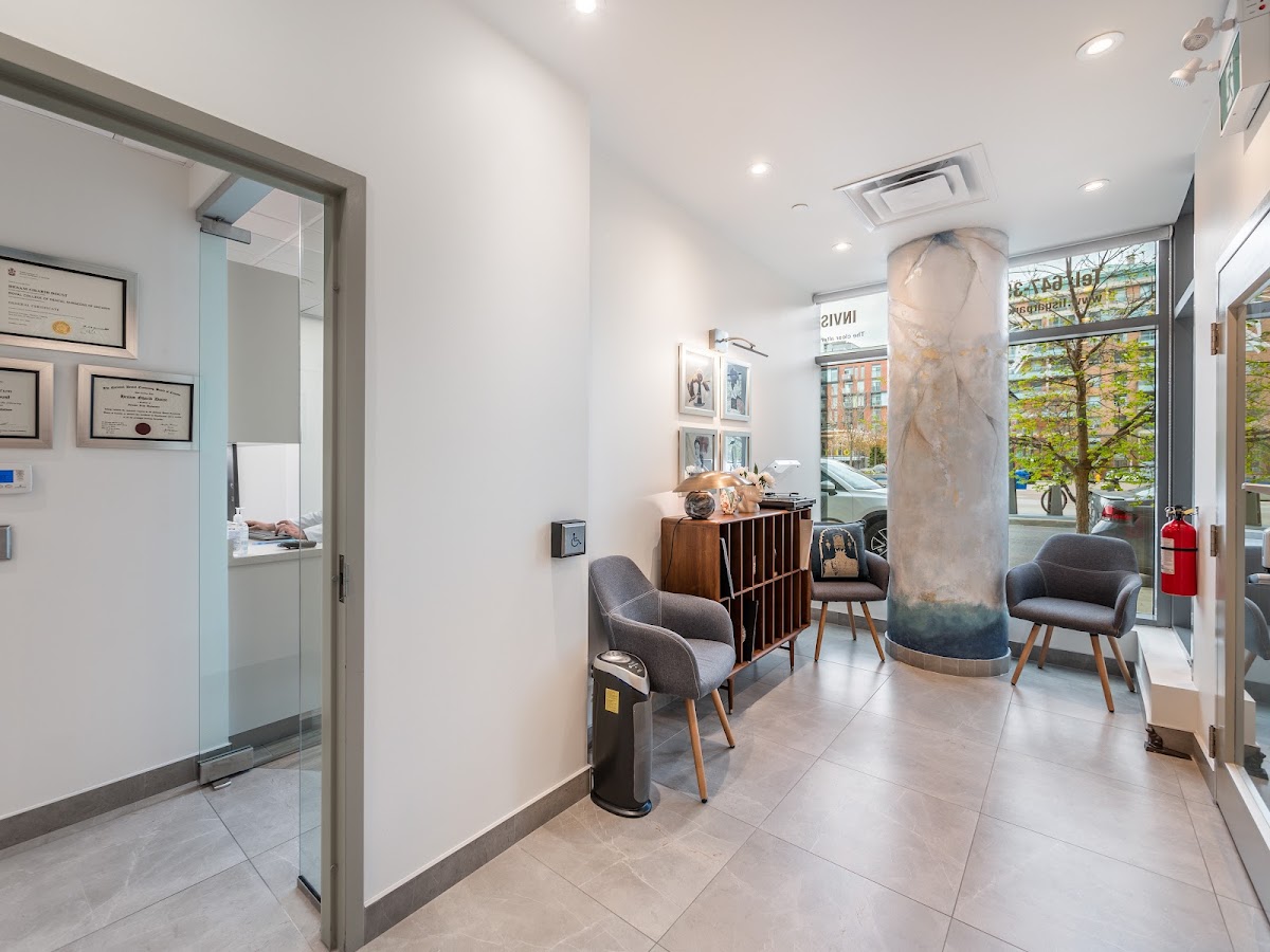 Lisgar Park Dental dental clinic in Old Toronto - Photo 3