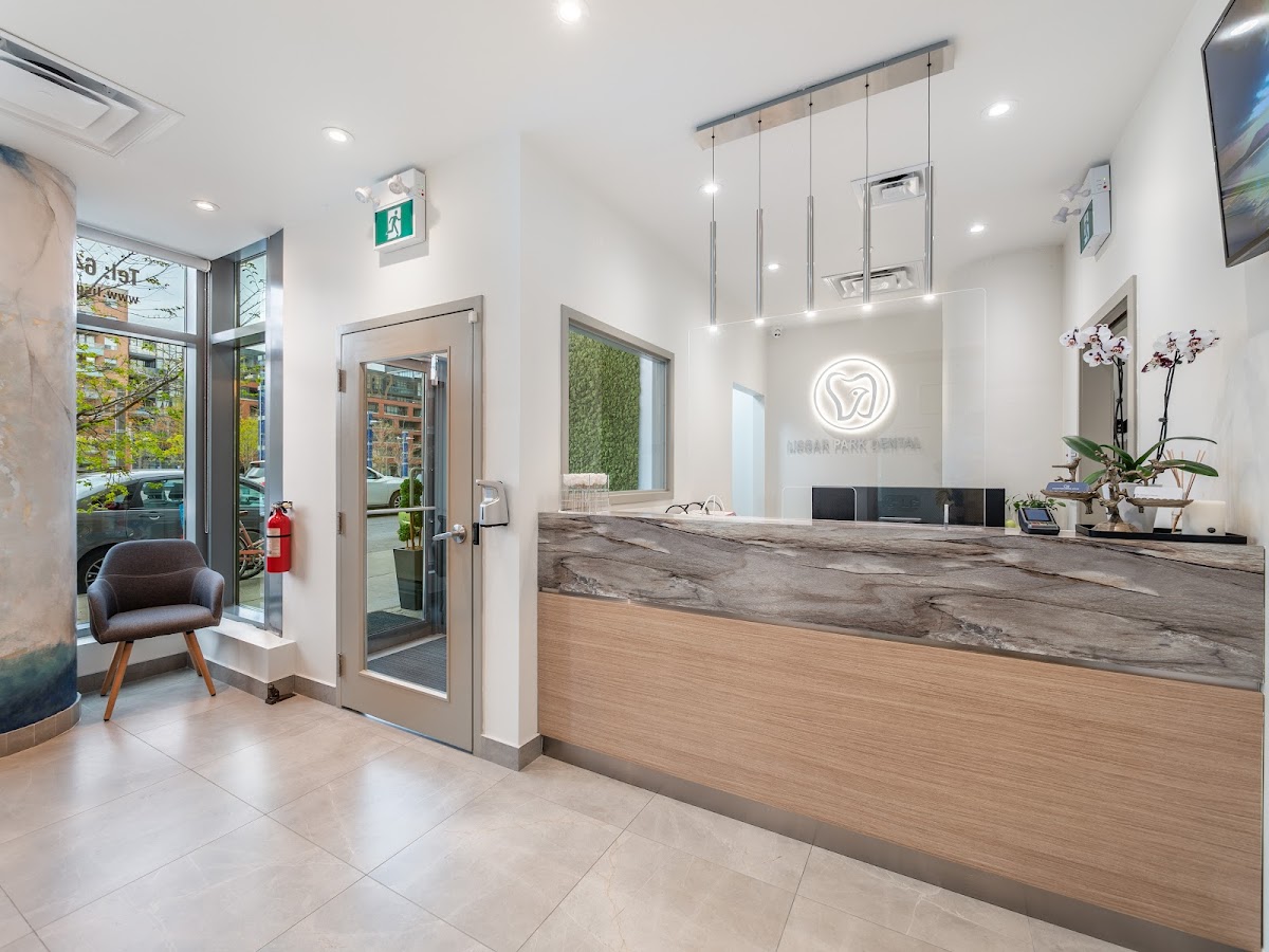 Lisgar Park Dental dental clinic in Old Toronto - Photo 7