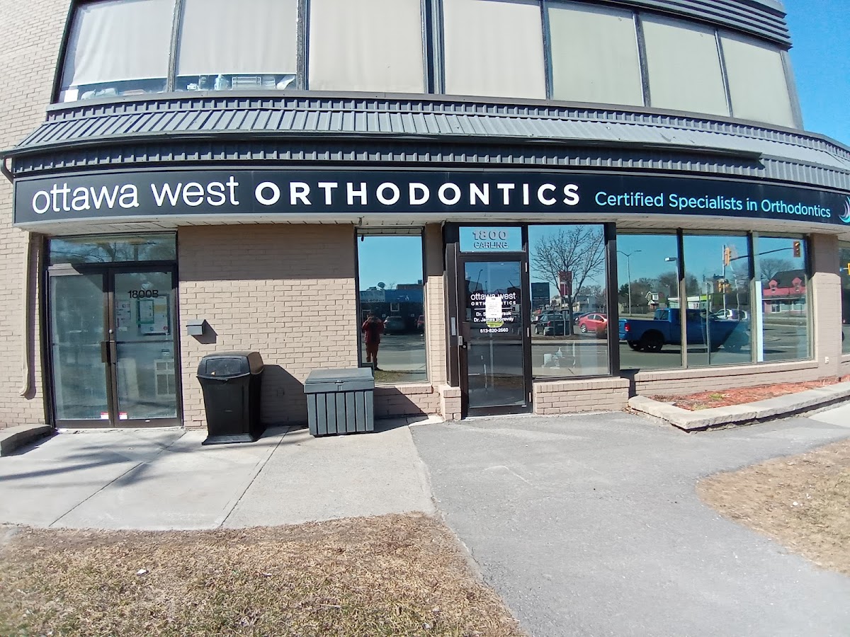 Ottawa West Orthodontics dental clinic in Ottawa - Photo 1