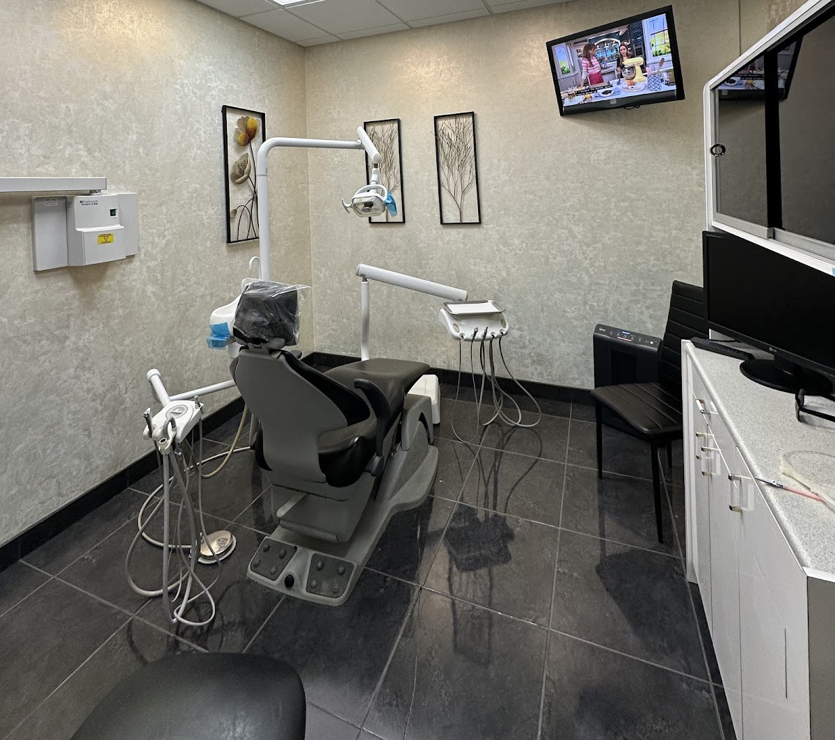 Smile Design Dentistry dental clinic in Mississauga - Photo 5