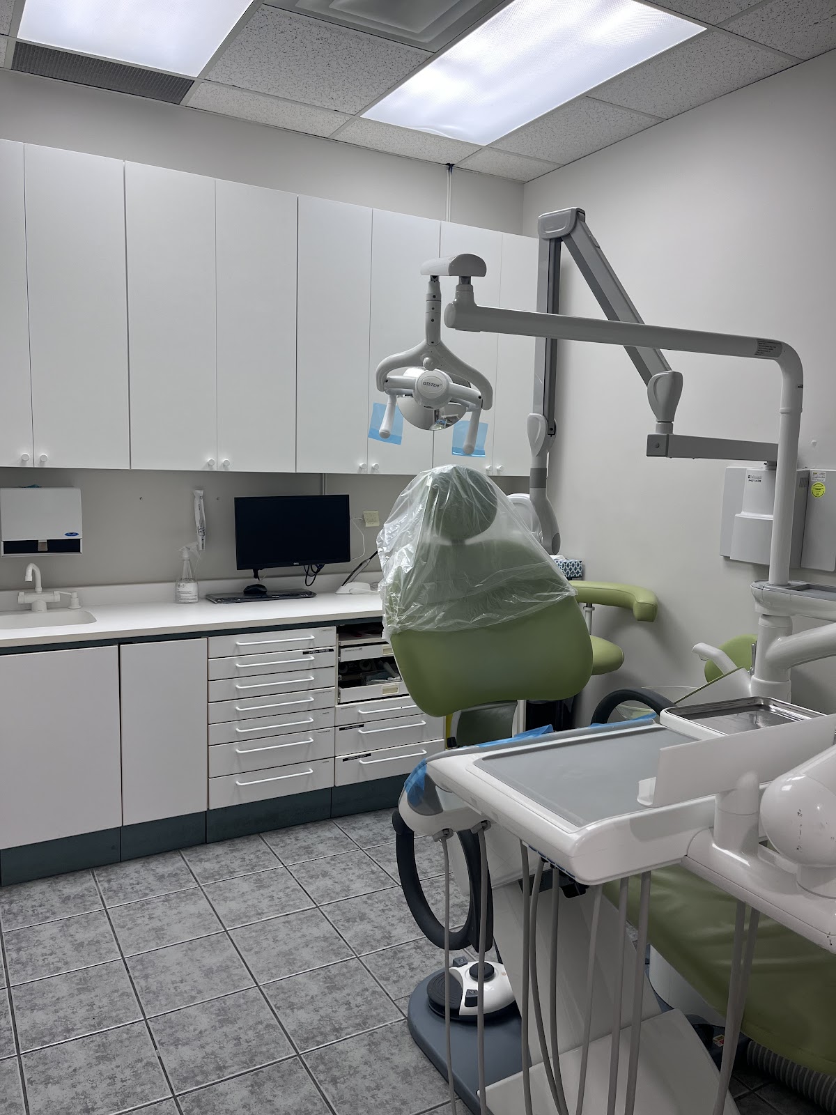 Village Park Dental | Dr. Daniel Hyun & Associates dental clinic in Mississauga - Photo 1