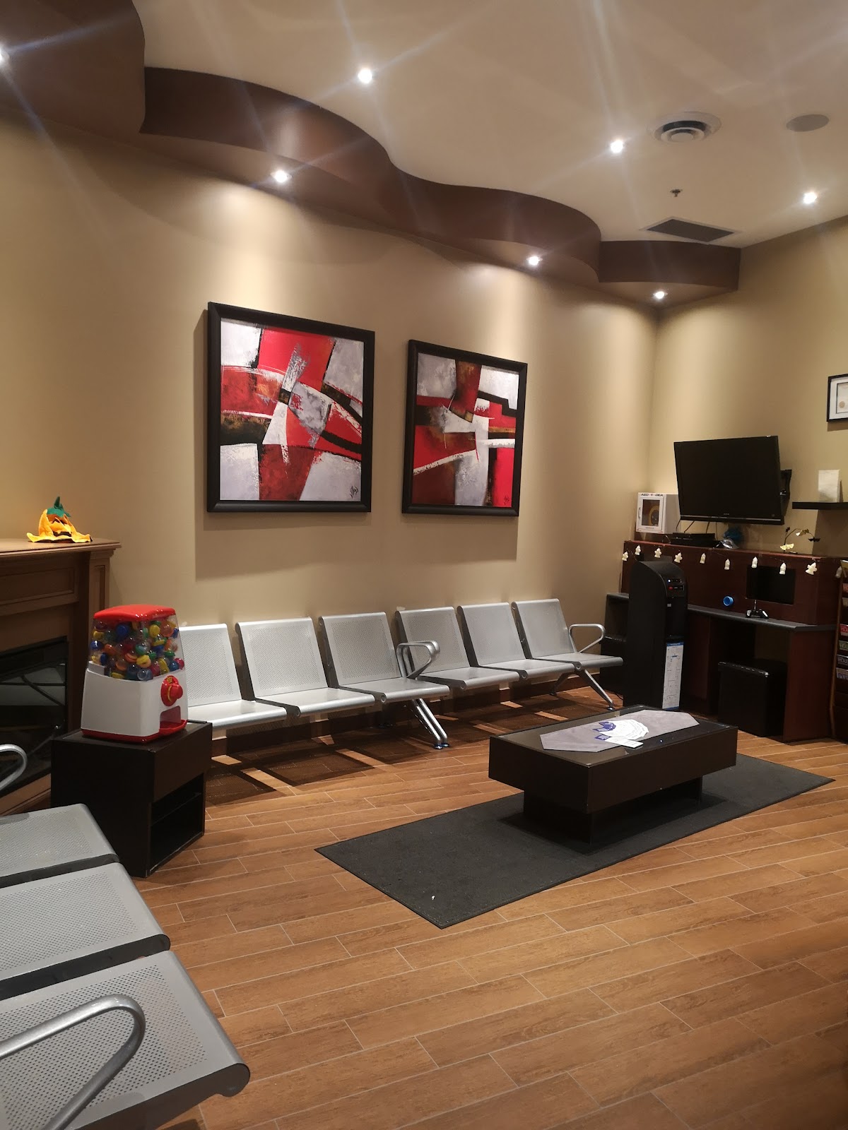 Aviva Dental dental clinic in Etobicoke - Photo 9