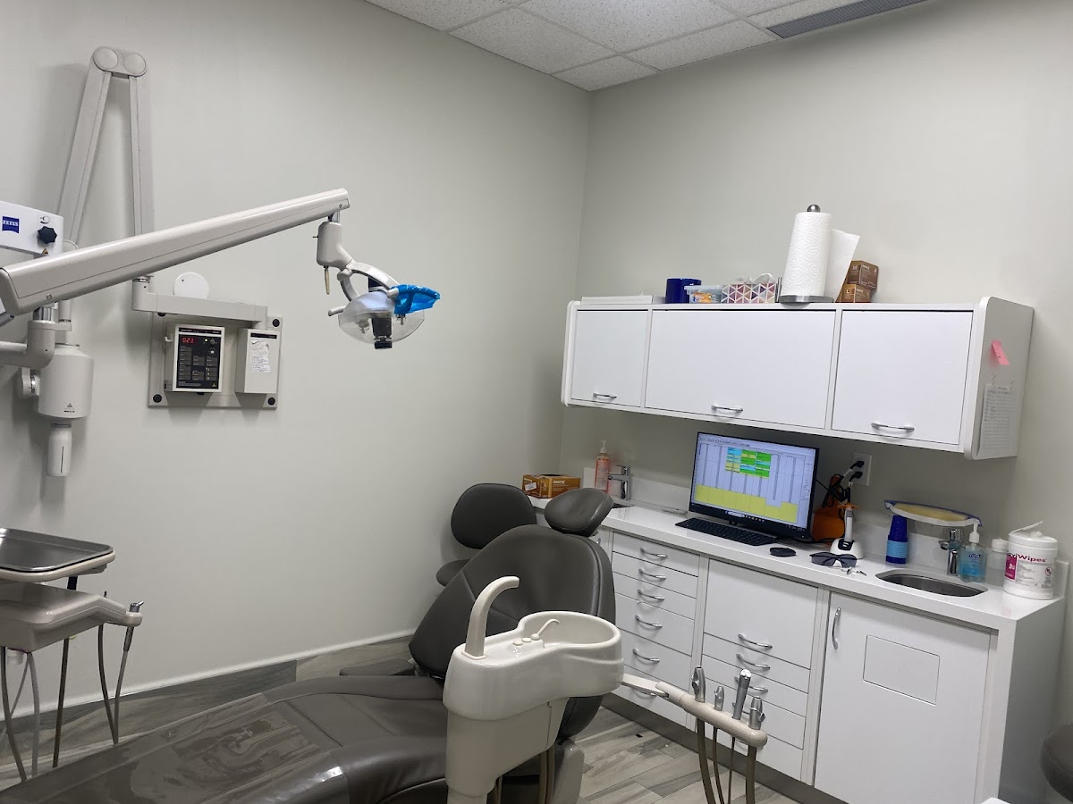 West Vaughan Dental part of Sabharwal Dental Group dental clinic in Vaughan - Photo 2
