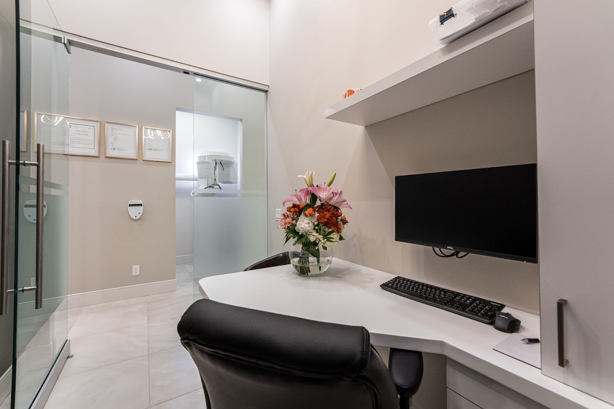 Denwest Dental Clinic dental clinic in Vaughan - Photo 9