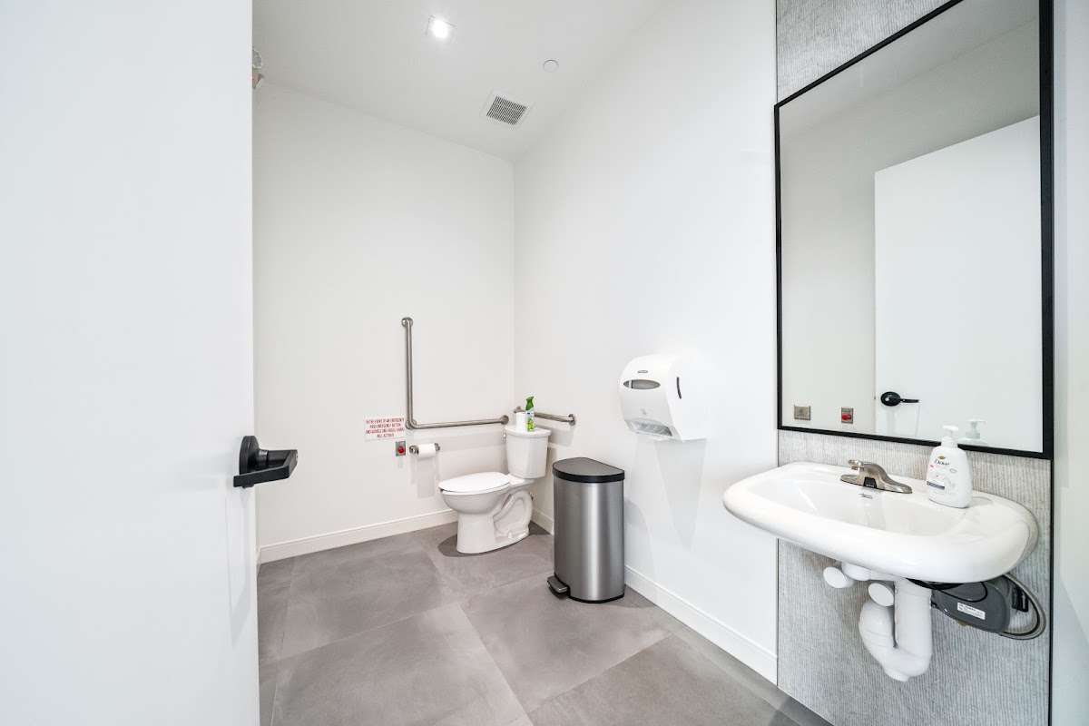 Windfields Dentistry dental clinic in Oshawa - Photo 10