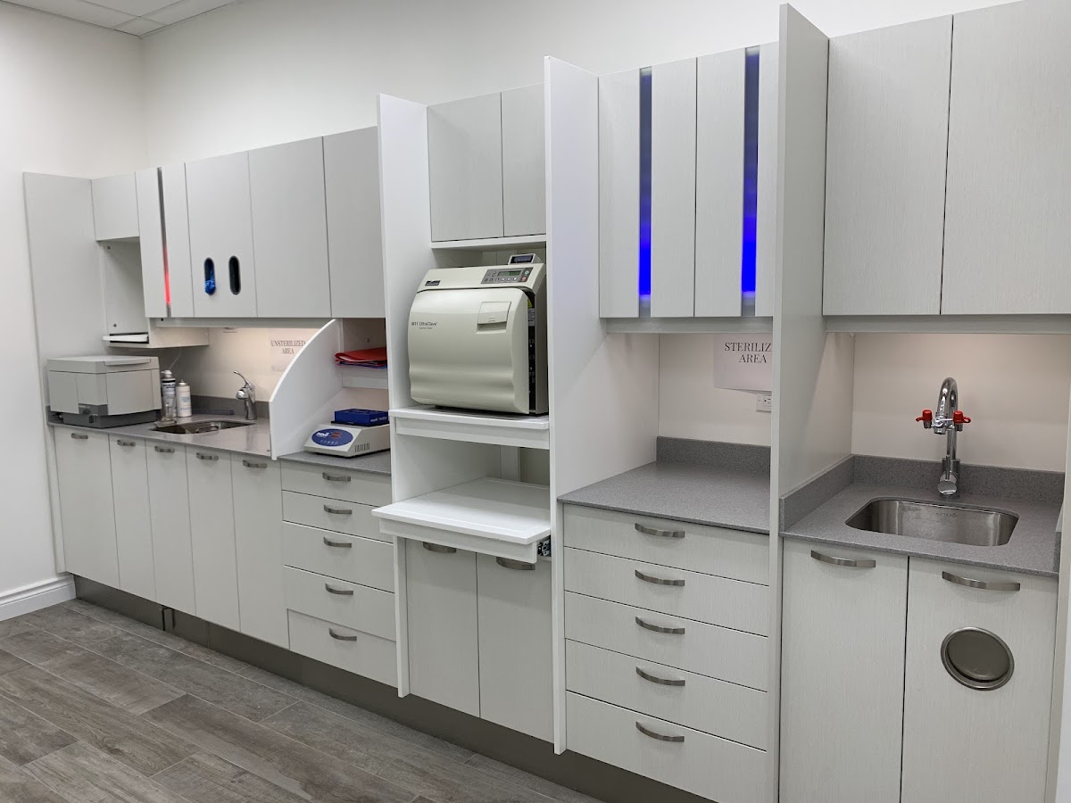 Dentistry of Richmond dental clinic in Richmond Hill - Photo 4