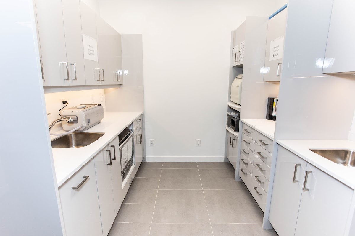 Eagle Family Dentistry dental clinic in Newmarket - Photo 2