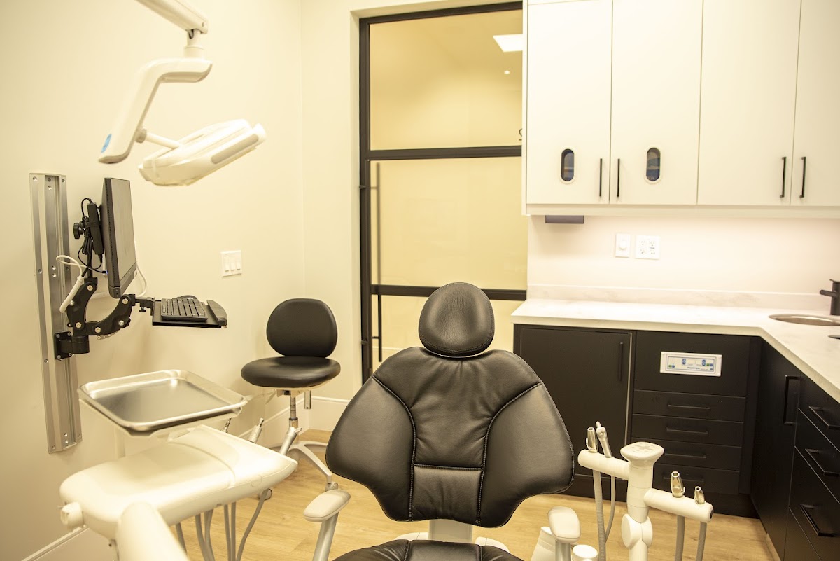 Bayview Hill Dental Centre dental clinic in Richmond Hill - Photo 3