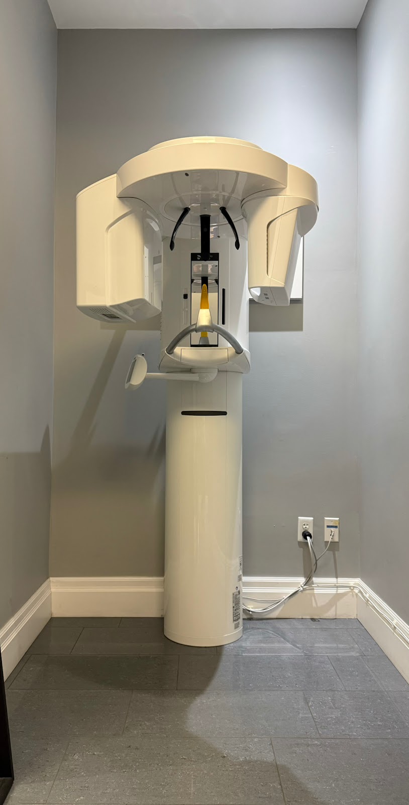 Dr. Kwong Lo Dental Office dental clinic in Hamilton - Photo 7