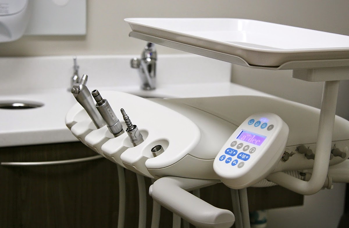 Upper Village Dental Care dental clinic in Markham - Photo 7