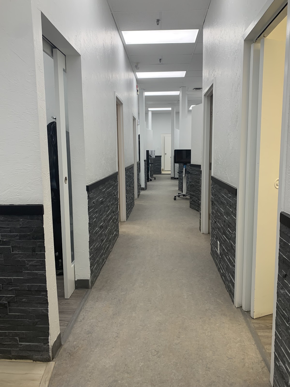 Woodside Square Dental dental clinic in Scarborough - Photo 5