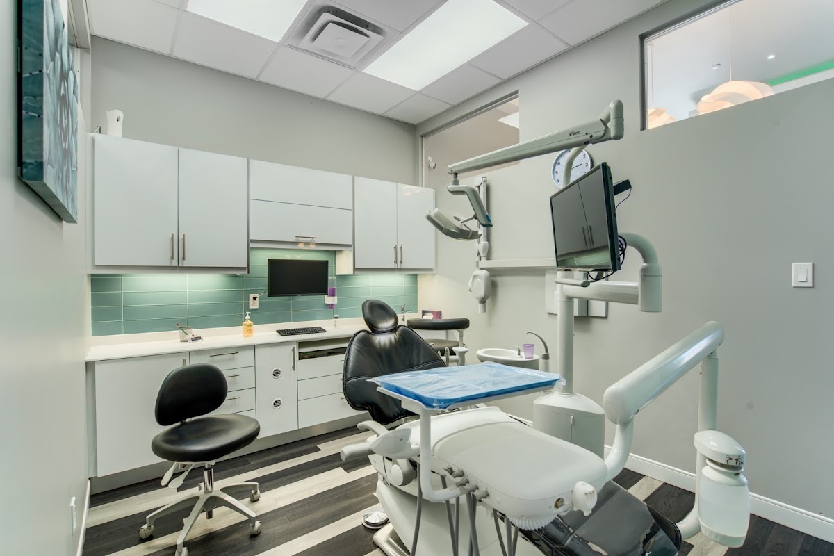 Lionhead Smile dental clinic in Brampton - Photo 2