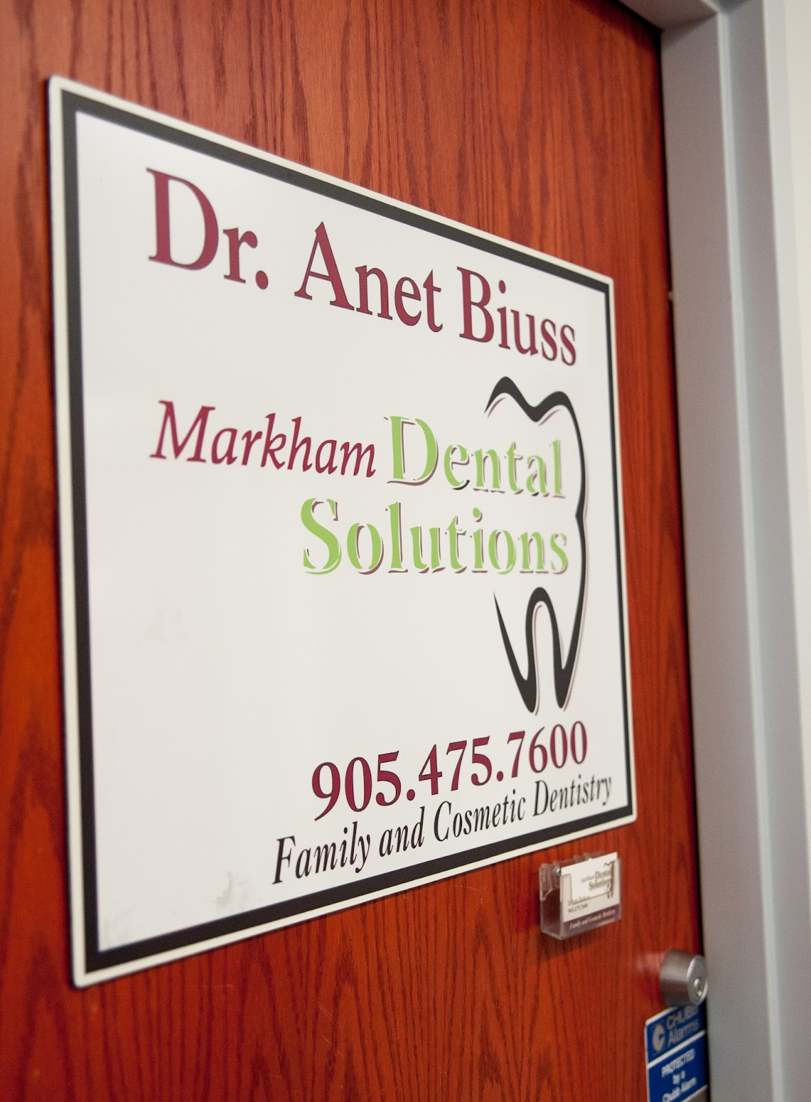 Markham Dental Solutions - Dr. Anet Biuss dental clinic in Markham - Photo 5