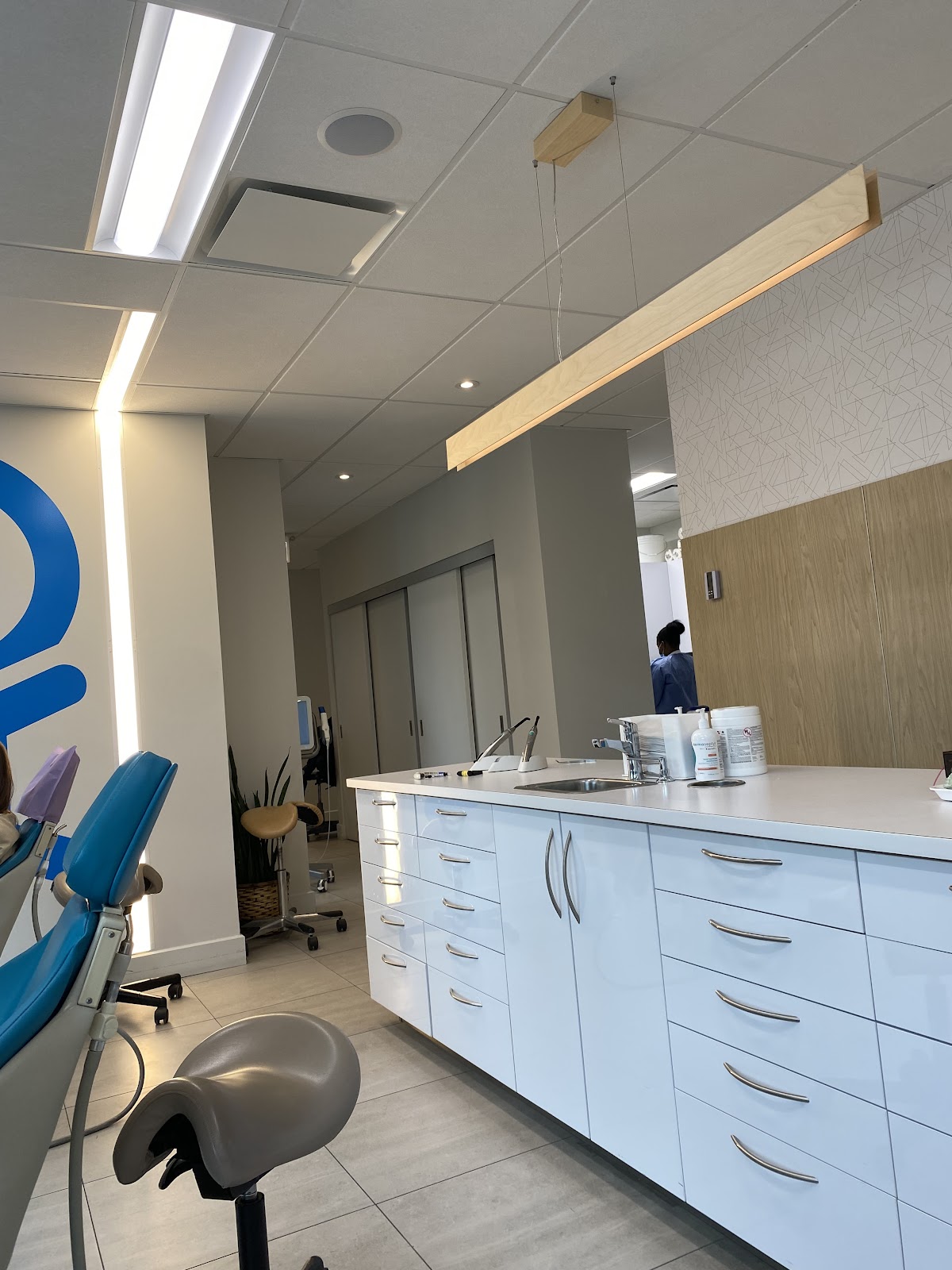Atelier Ortho | Dr. Santini & Associés dental clinic in Dollard-des-Ormeaux - Photo 6
