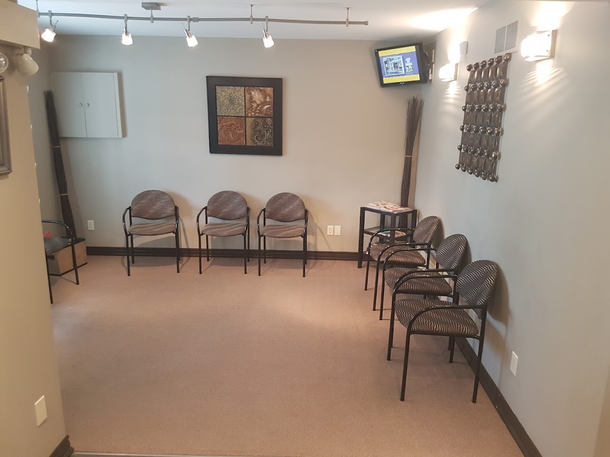 Hewitt Dennis Dr dental clinic in Thorold - Photo 2