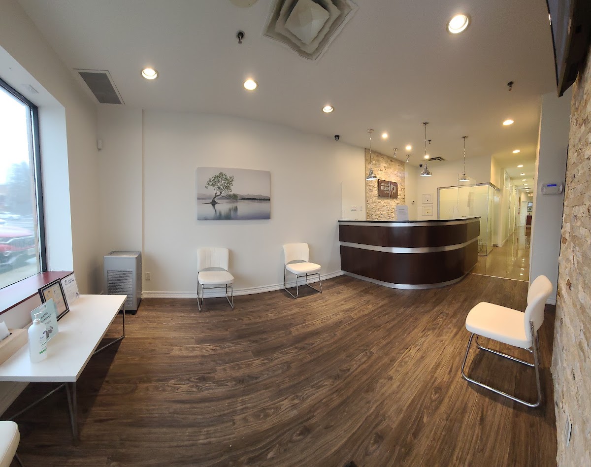 Dr. Hajir Farahmand - Oak Ridges North Dental Clinic dental clinic in Richmond Hill - Photo 2