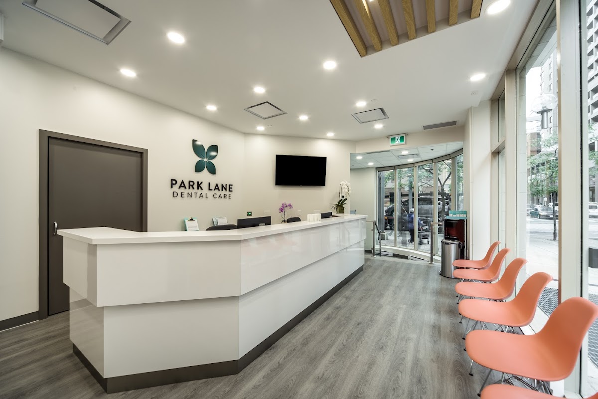 Park Lane Dental Care dental clinic in Old Toronto - Photo 1