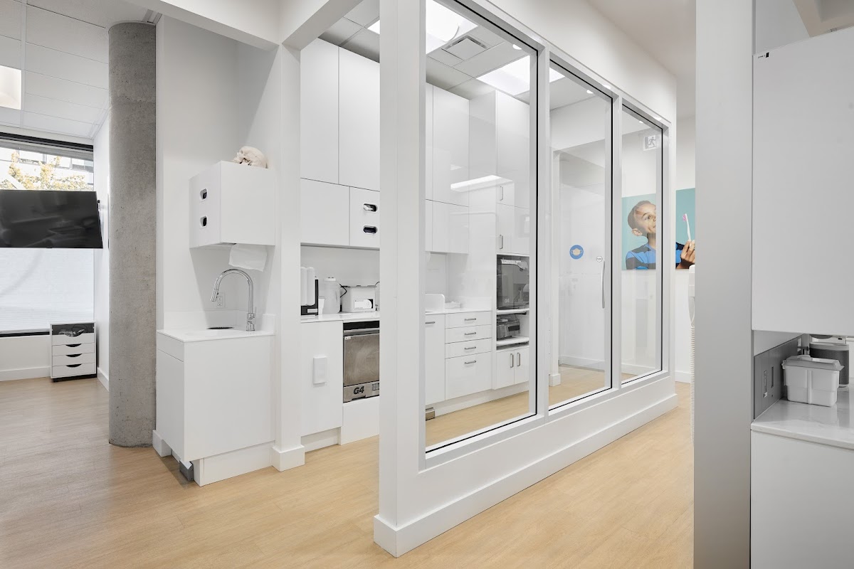 Viva Dental Victoria dental clinic in Victoria - Photo 3