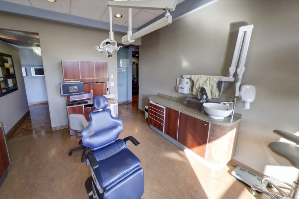 Babin Dentistry dental clinic in Victoria - Photo 1