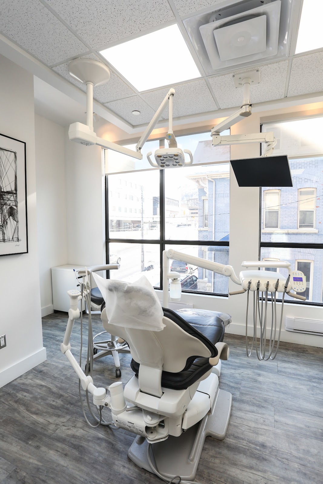 Charlton Dentistry dental clinic in Hamilton - Photo 4