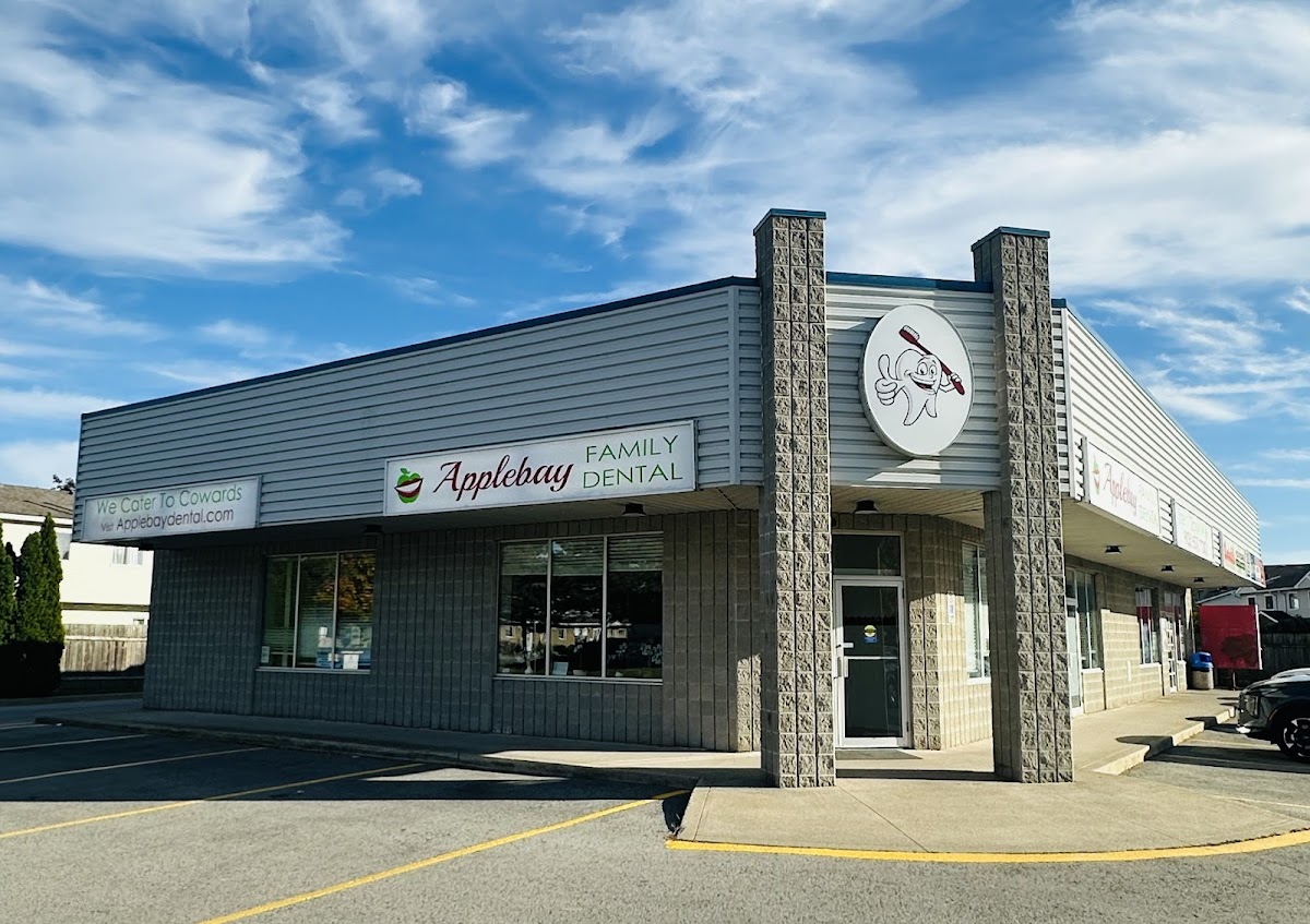 Applebay Family Dental Clinic Niagara Falls dental clinic in Niagara Falls - Photo 2