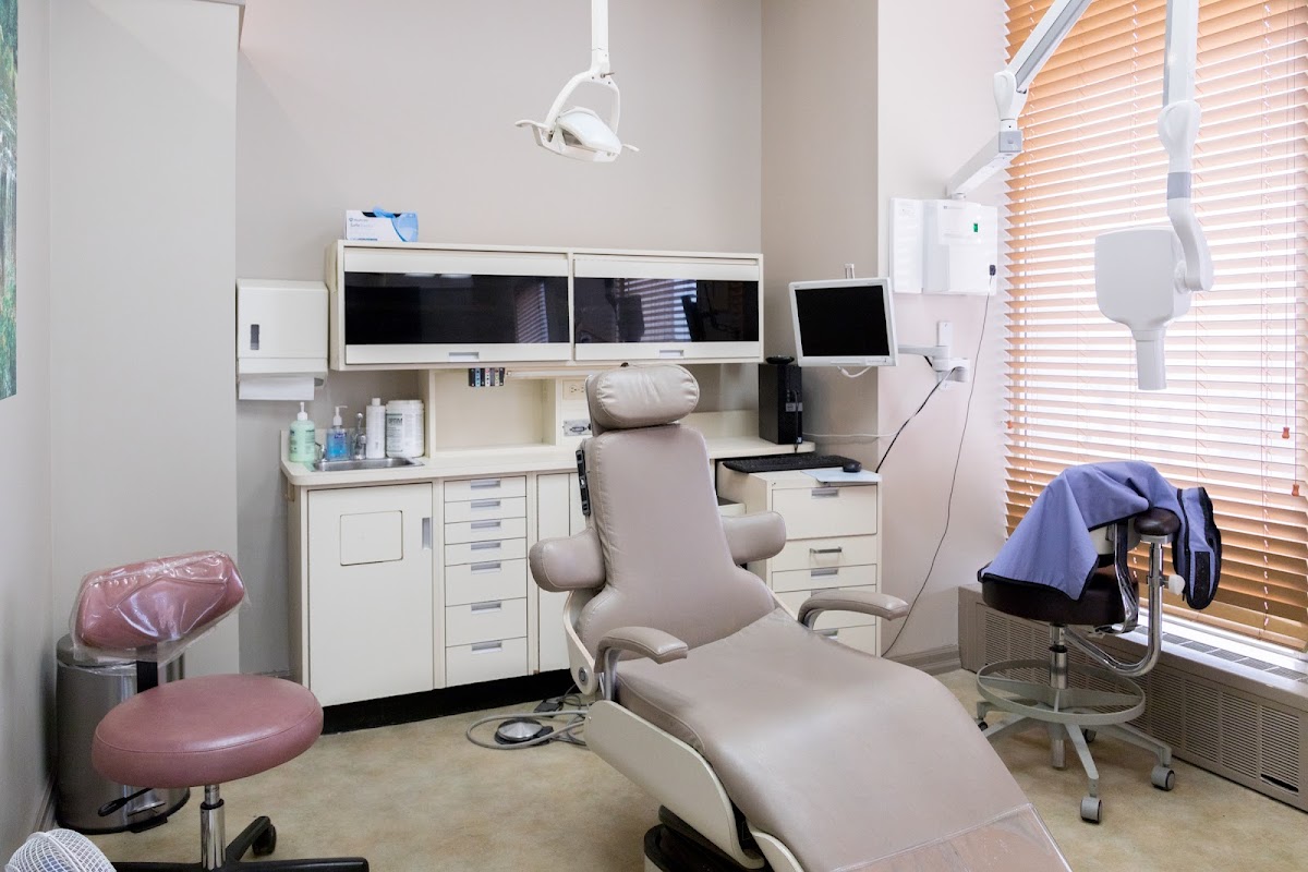 Downtown Dental of Hamilton dental clinic in Hamilton - Photo 5