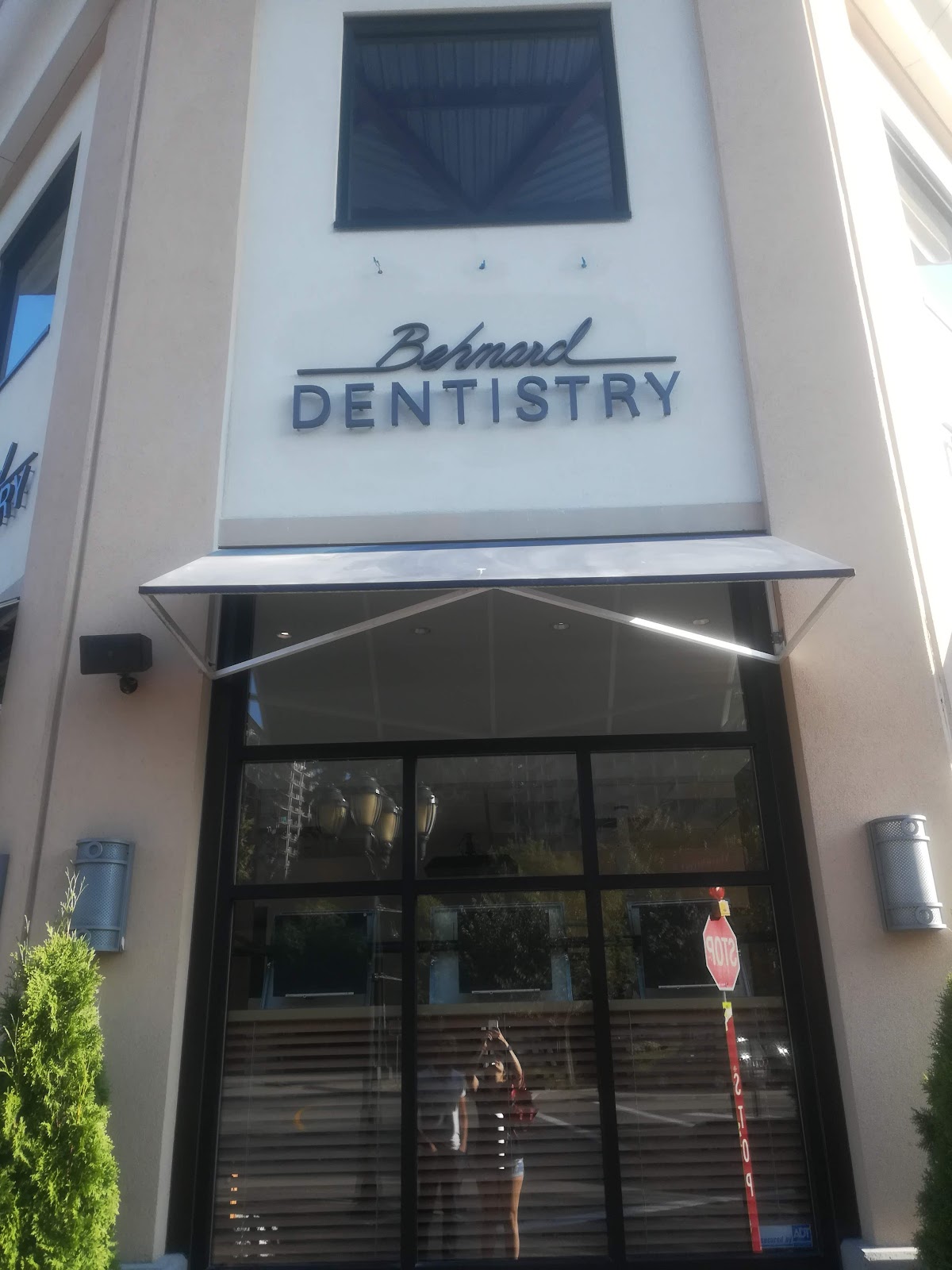 Behmard Dentistry dental clinic in West Vancouver - Photo 6
