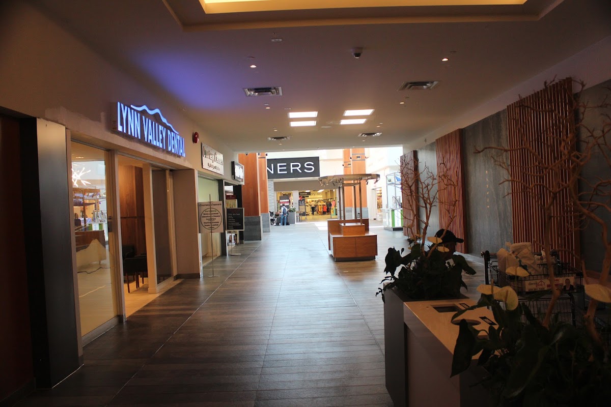 Lynn Valley Dental Centre dental clinic in North Vancouver - Photo 6