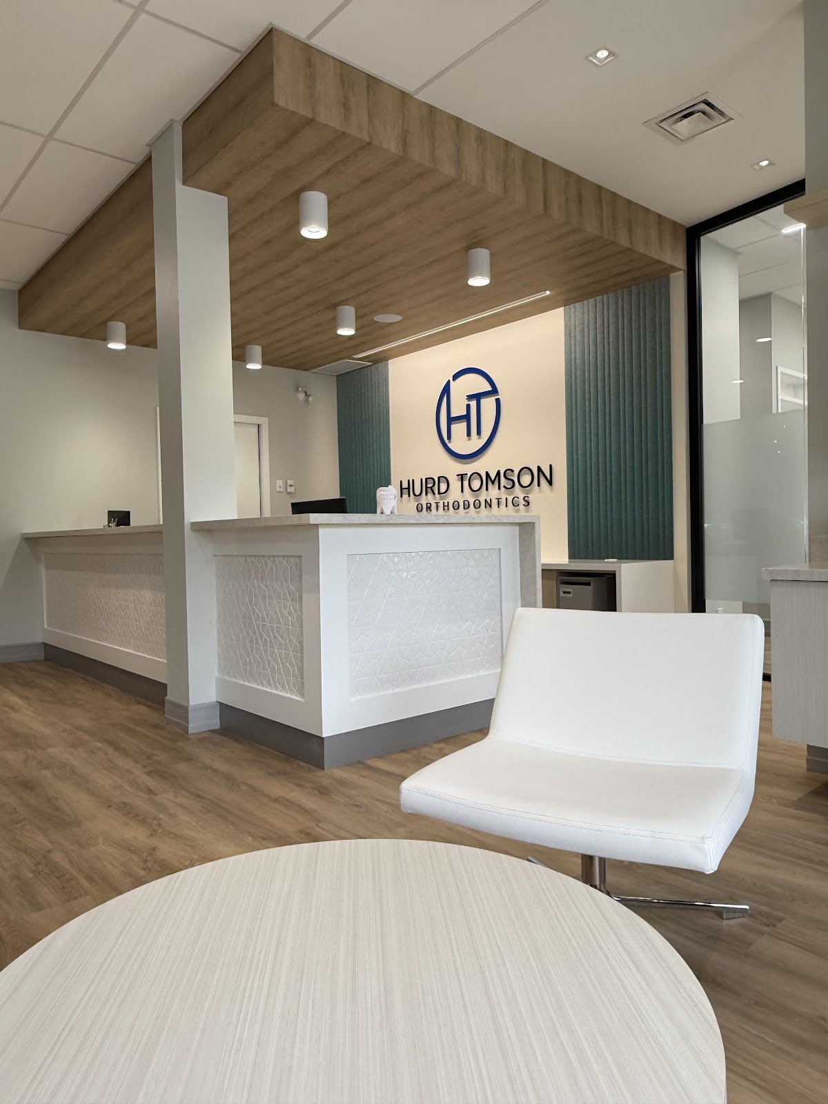 Hurd Tomson Orthodontics dental clinic in Burlington - Photo 1