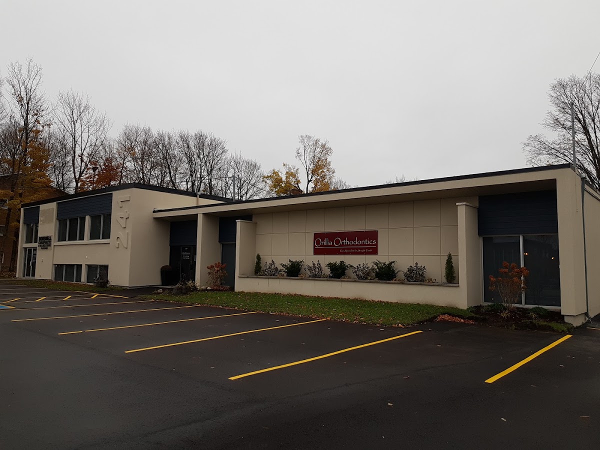Orillia Orthodontics dental clinic in Orillia - Photo 1