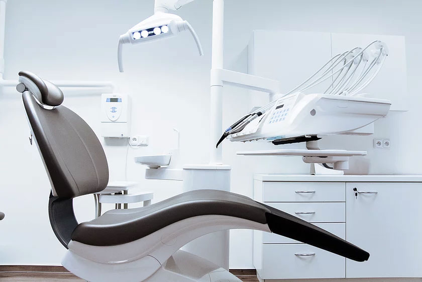 Lee Family Dentistry - Dr. Janson Lee, Dr. Anika Lee, Dr. John Lee - dental clinic in Vancouver - Photo 2