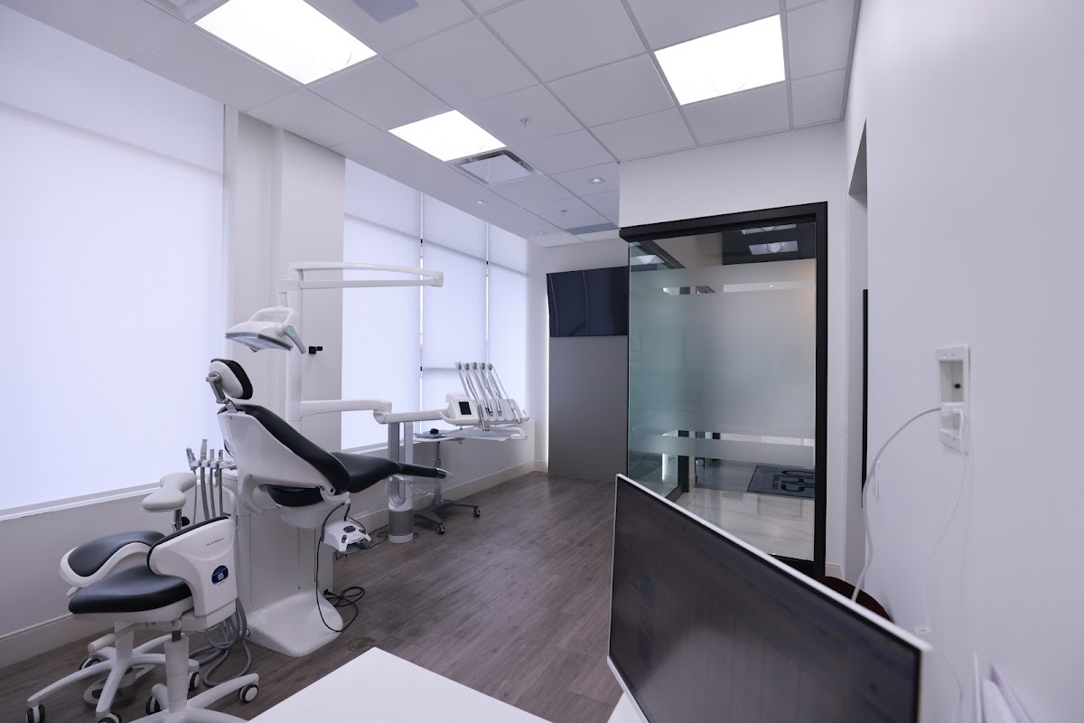 Oris Dental Clinics - Dental Surgery & Implant Specialists - Pediatric Dentistry - Orthodontics dental clinic in Richmond Hill - Photo 3