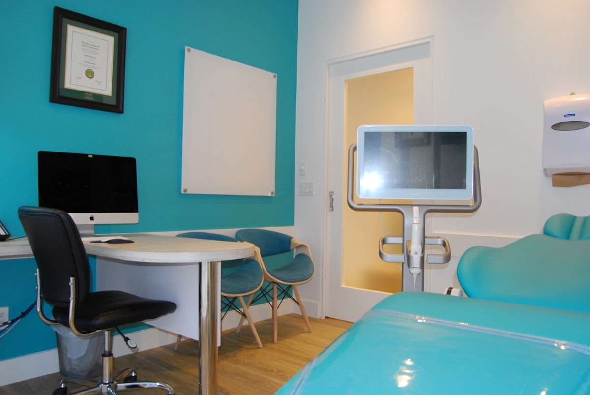 My Smile Orthodontics, Dr. Zahra Najirad, DDS, MSc, FRCDC dental clinic in Richmond Hill - Photo 3