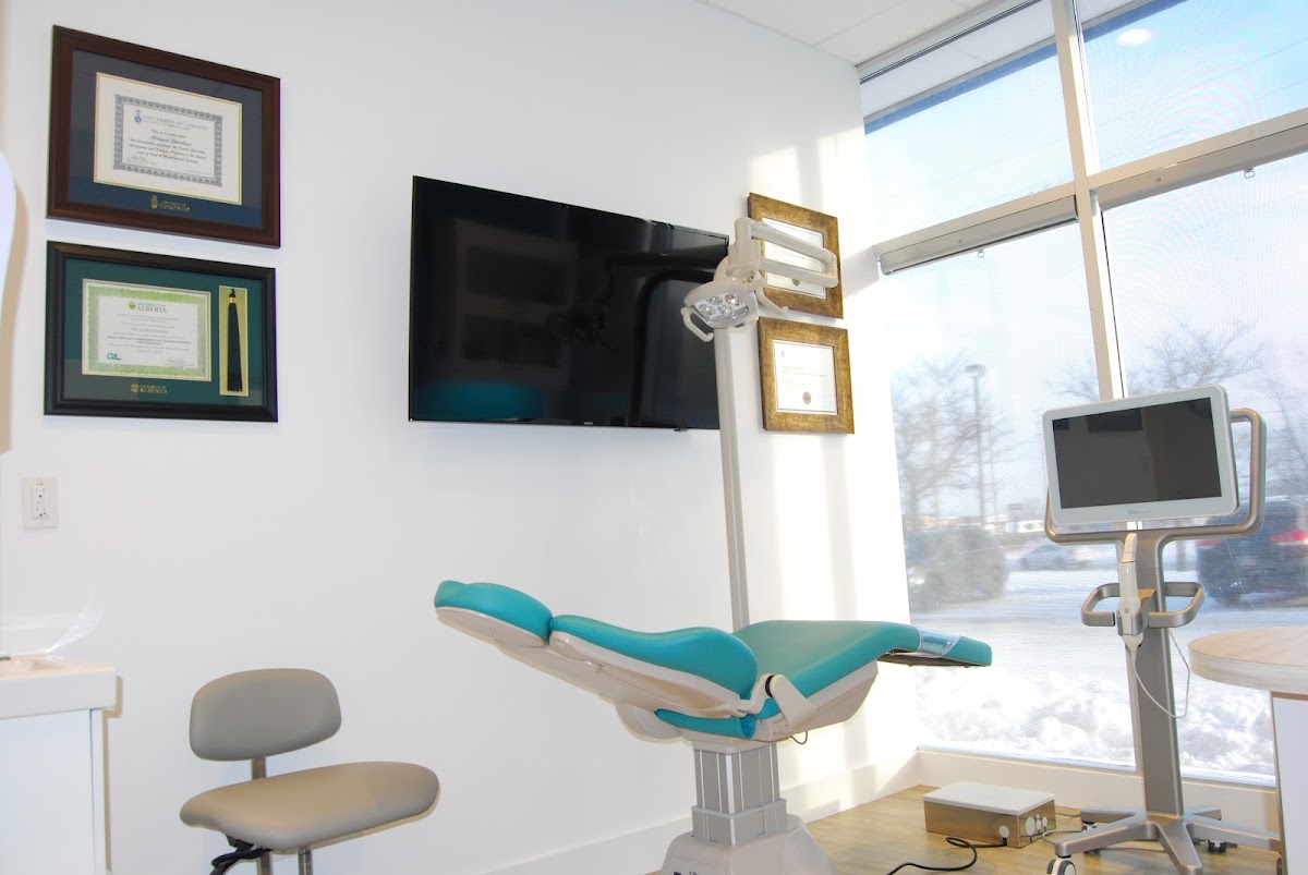 My Smile Orthodontics, Dr. Zahra Najirad, DDS, MSc, FRCDC dental clinic in Richmond Hill - Photo 4