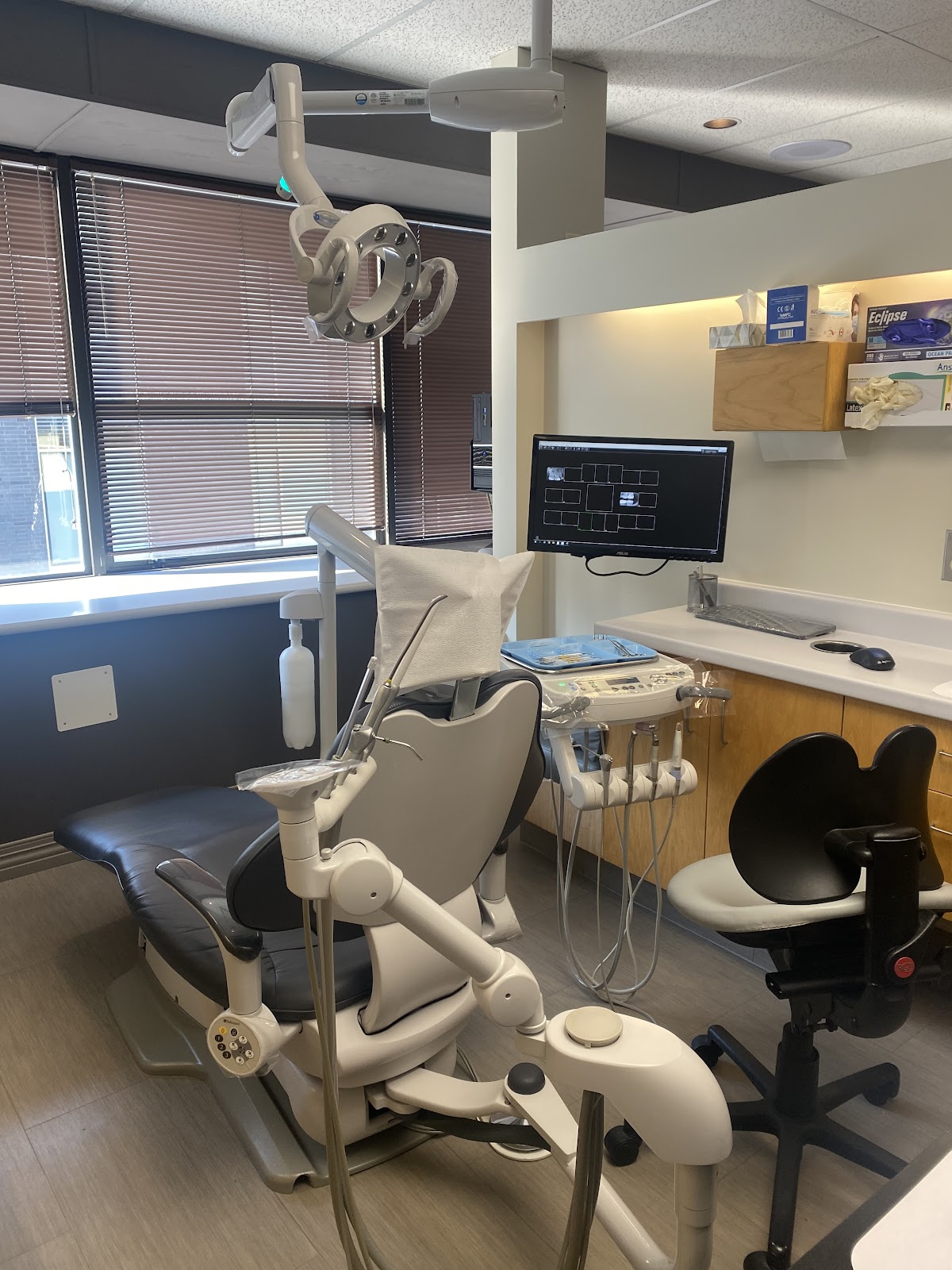 Skyline Dental Centre dental clinic in North Vancouver - Photo 1