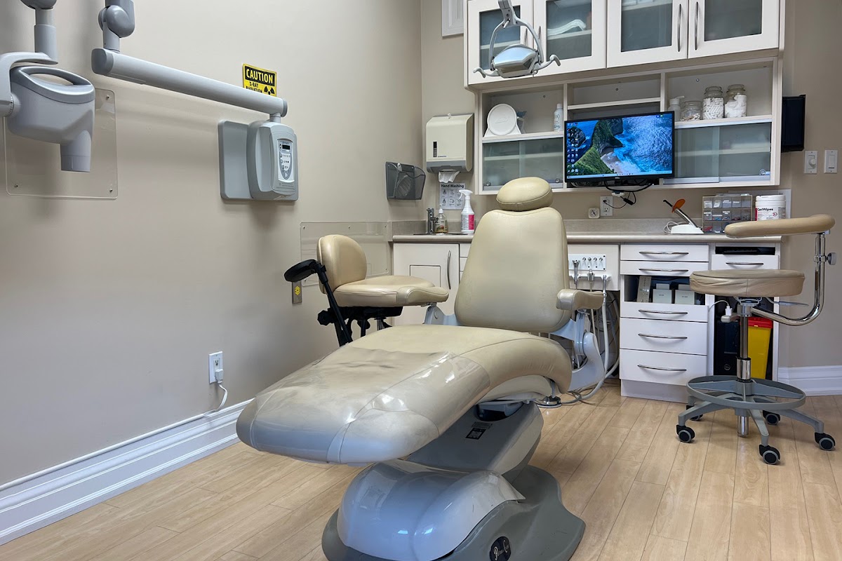 Orchard Heights Dental Centre dental clinic in Aurora - Photo 3