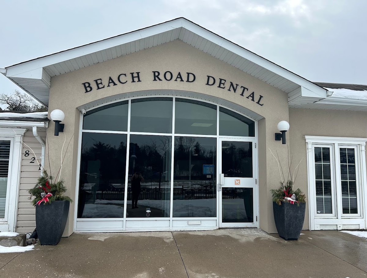 Beach Road Dental dental clinic in Alcona - Photo 3