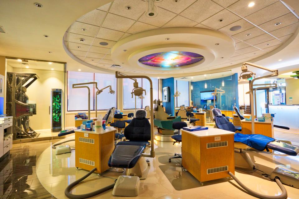 Aurora Borealis Orthodontics - Dr. David Hirsch dental clinic in Aurora - Photo 1