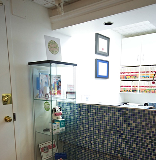 Kits Family Dental - Dr. Robin Mak, Dr. Sakura Iwagami, Dr. Michael Fenrich dental clinic in Vancouver - Photo 5