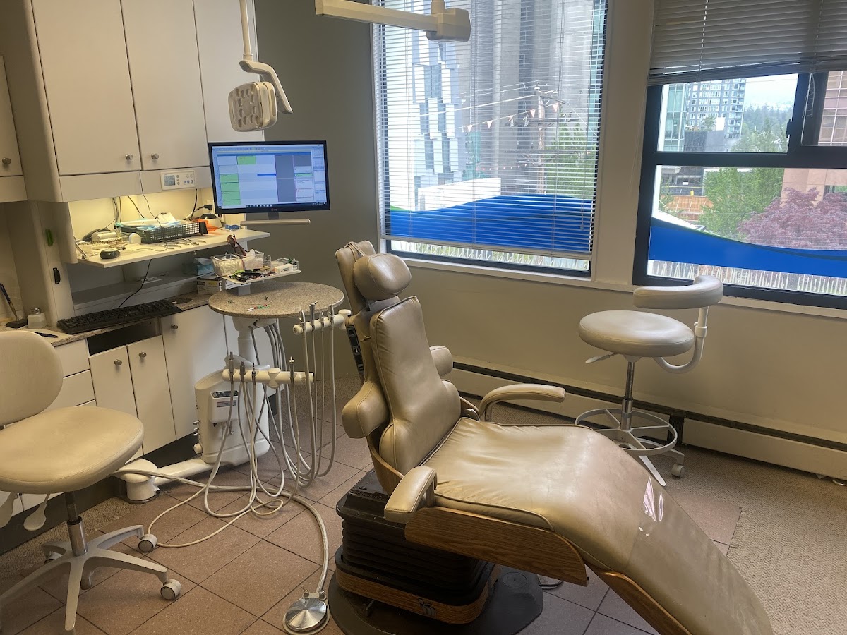 Dental Clinic @ Robson dental clinic in Vancouver - Photo 10