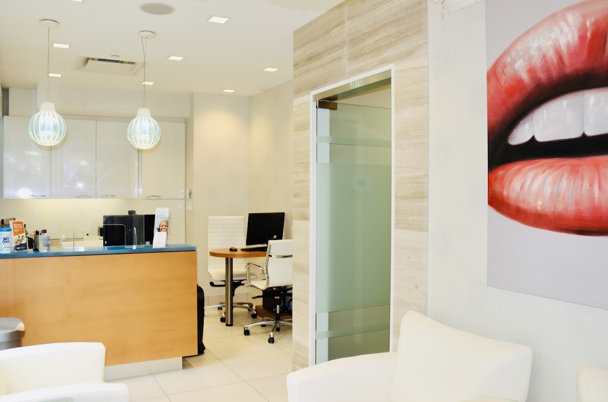 Alberni Family Dental dental clinic in Vancouver - Photo 1