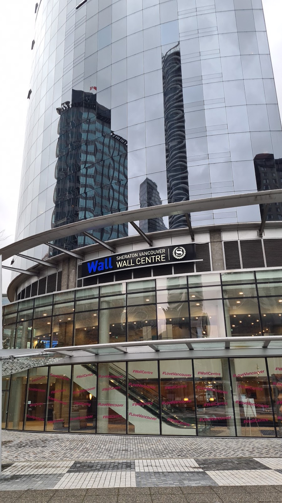 Wall Centre Dental dental clinic in Vancouver - Photo 1
