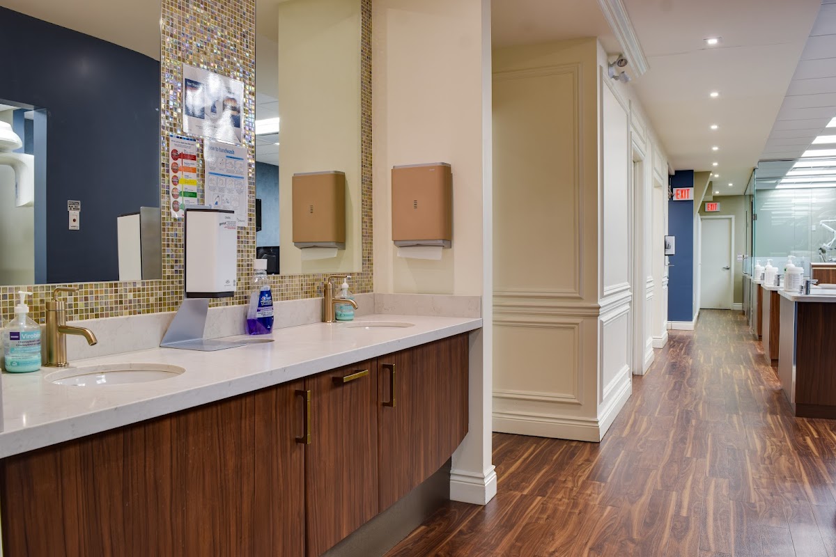 Orthodontics on Danforth dental clinic in Old Toronto - Photo 3